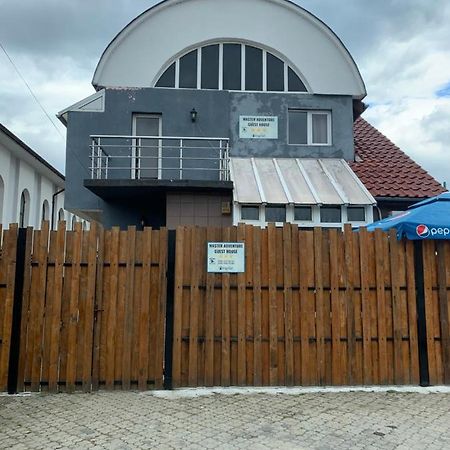 Master Adventure Guest House Vadu Crisului Exteriör bild