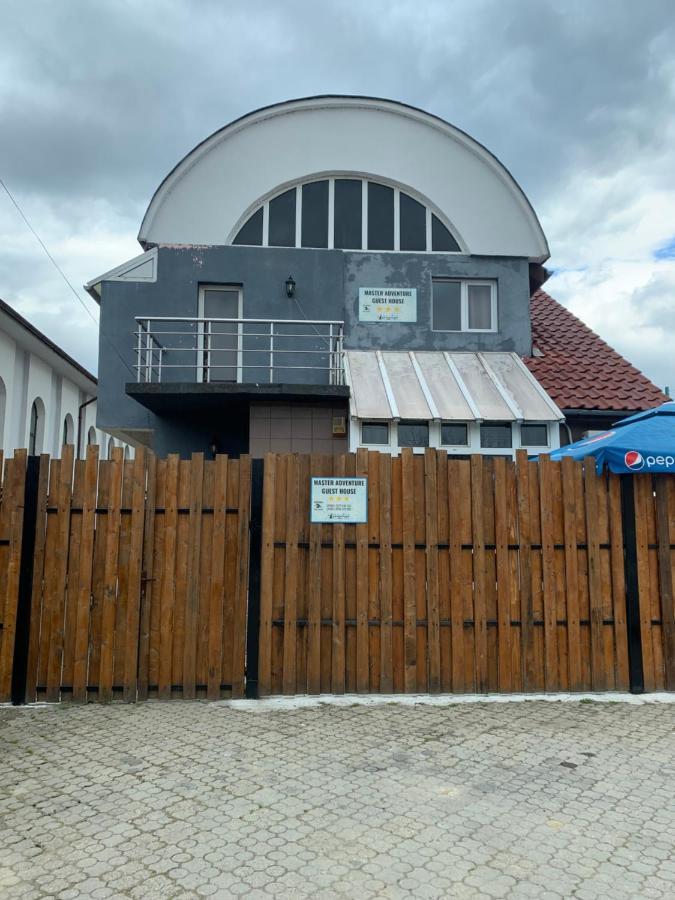 Master Adventure Guest House Vadu Crisului Exteriör bild